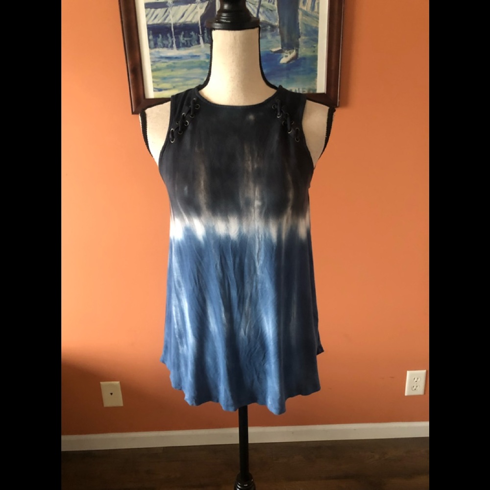 AEROPOSTALE blue and white tie dye tank top
